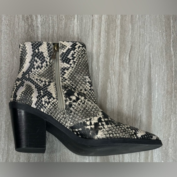 NEW! Blondo Snakeskin Stack Heel Side Zip Waterproof Boots Womens Size 7.5 - Picture 10 of 11